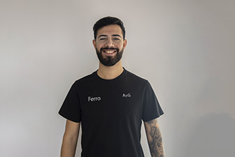 Francesco, parrucchiere del salone di Andrea & Giulio Hair and Relax