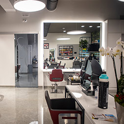 interno dell'area parrucchiere donna - salone di Andrea & Giulio Hair and Relax