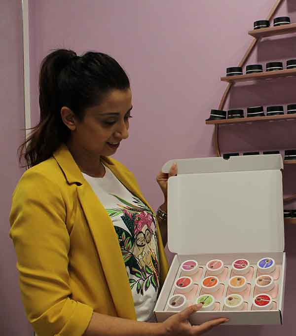 assortimento smalti per manicure